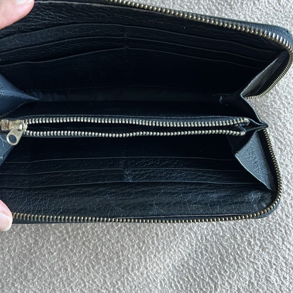 DKNY Black Leather Wallet - Picture 3 of 5